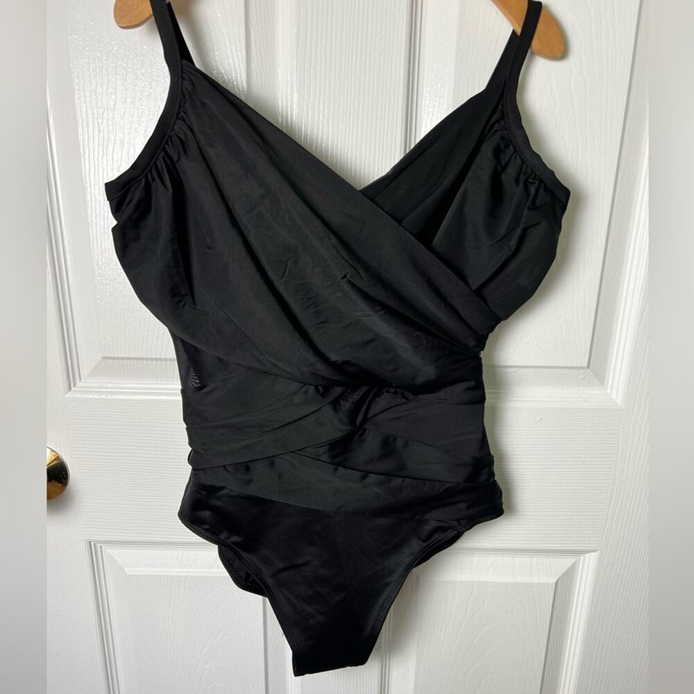 Miraclesuit Mystify One Piece Swimsuit in Black 14 DD - Picture 3 of 8